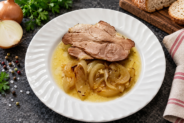 Schweinsbraten mit Zwiebel