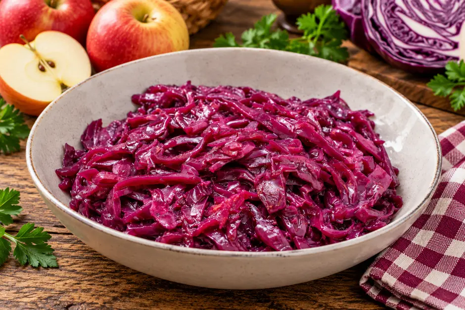 Rotkraut mit Apfel