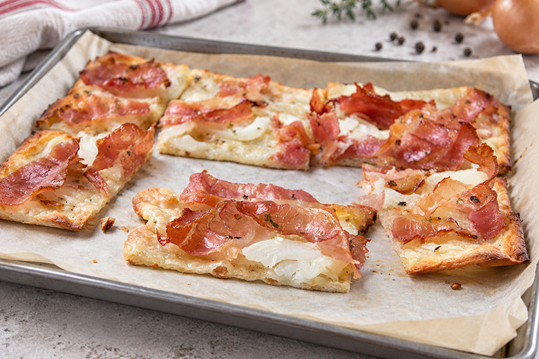 Topfen-Speck-Flammkuchen