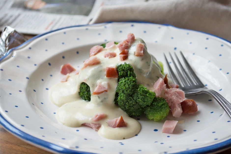 Brokkoli in K&auml;sesauce