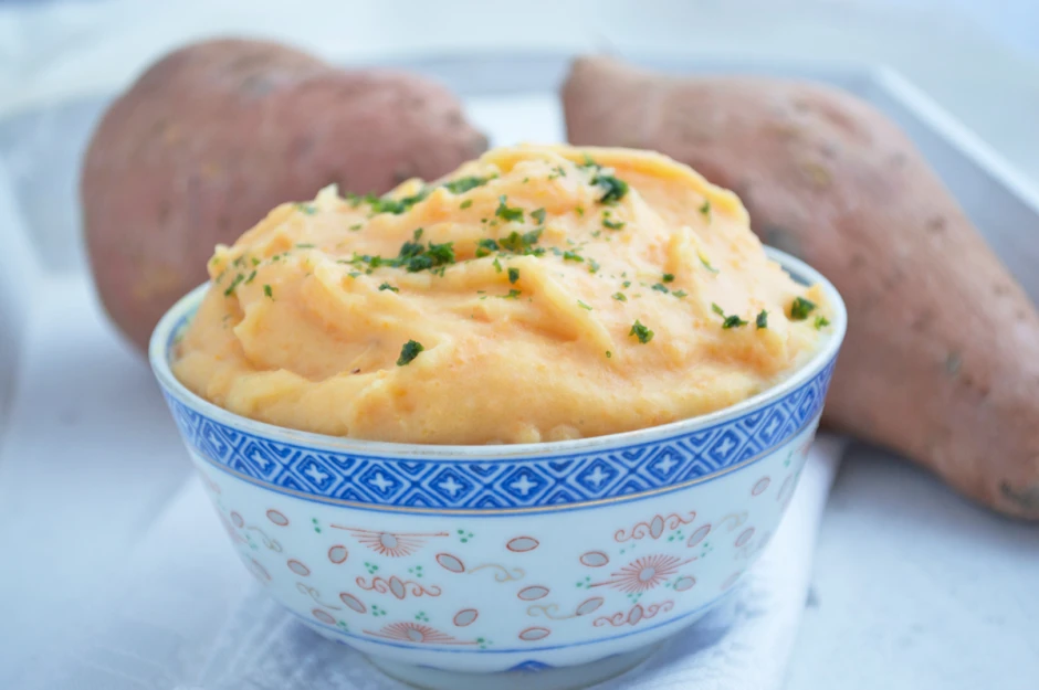 S&uuml;&szlig;kartoffelp&uuml;ree mit Koriander