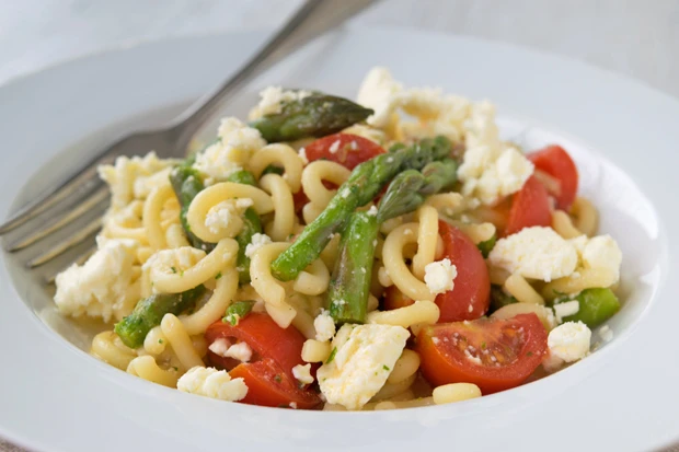 Nudelsalat mit Spargel