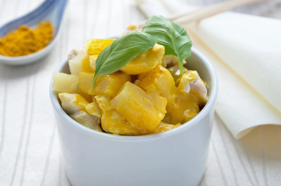 H&uuml;hner Curry Salat mit Ananas