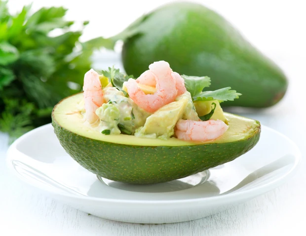 Avocados mit frischen Schrimps