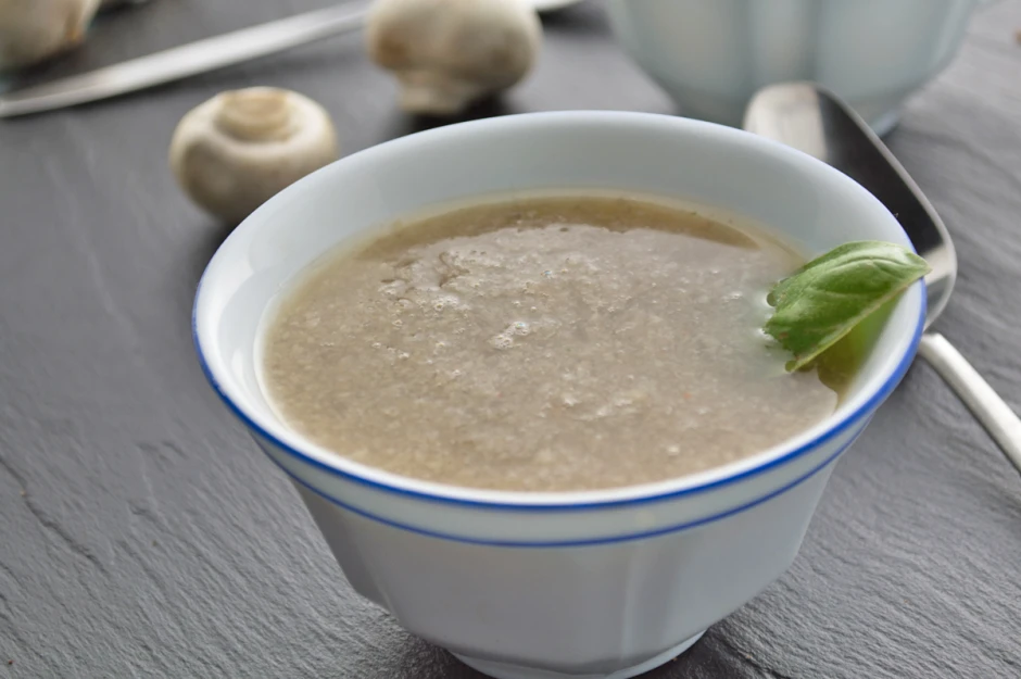 Leichte Champignonsuppe
