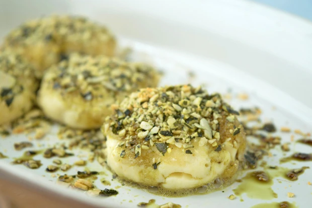 &Uuml;berbackener Ziegenk&auml;se