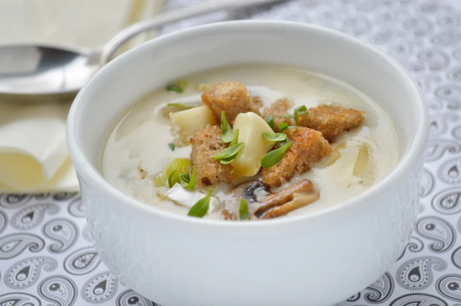 Lauchsuppe mit Brie