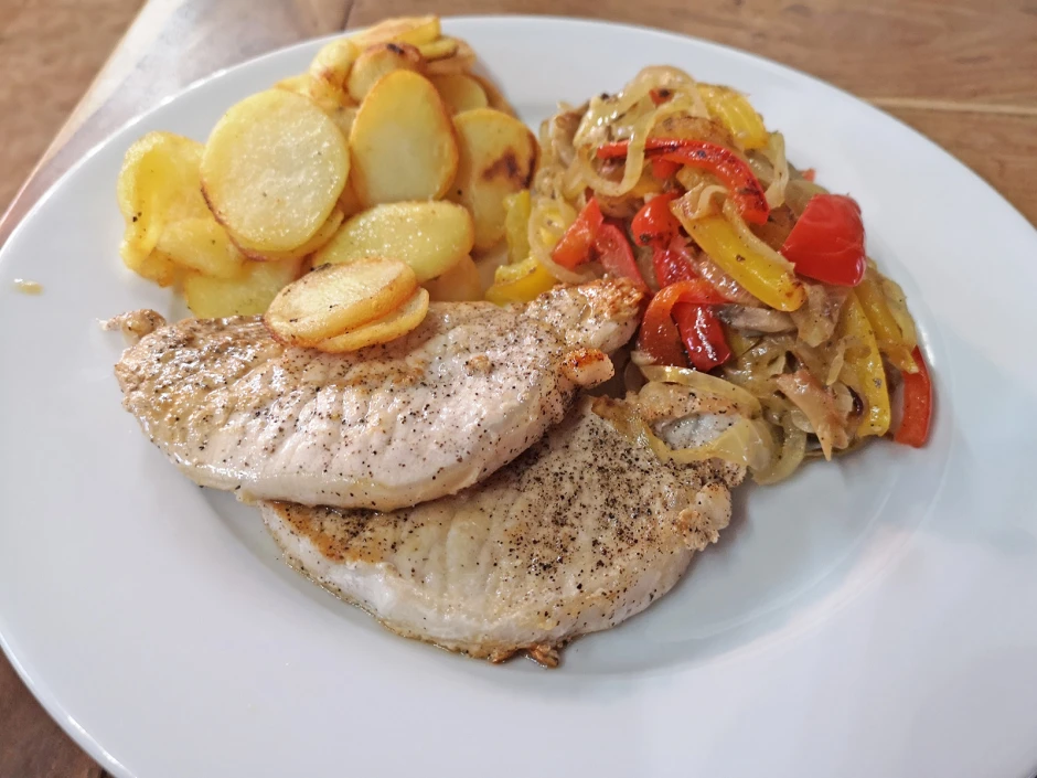 Schweinesteaks mit Paprikagemüse