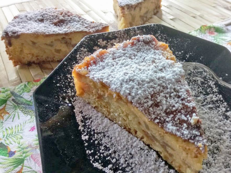Topfenkuchen mit Apfelstücken
