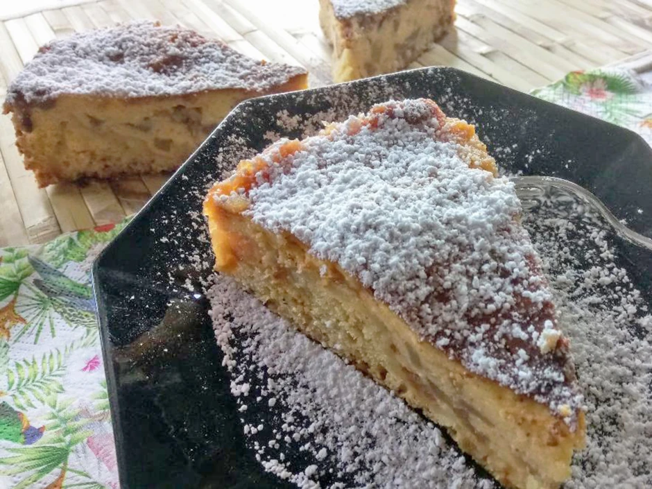 Topfenkuchen mit Apfelstücken