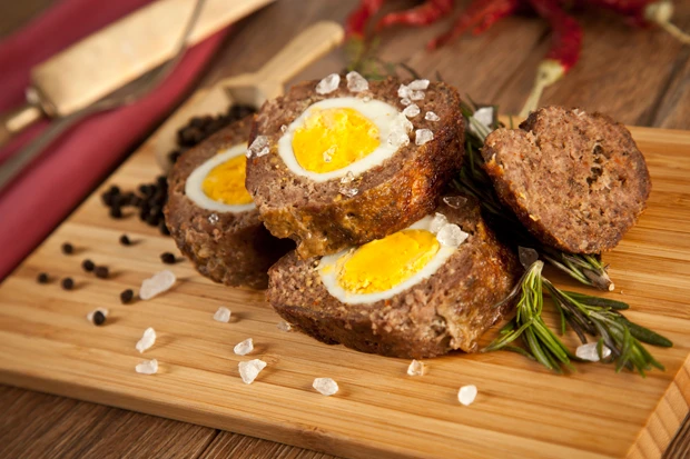 Faschierter Braten mit Ei