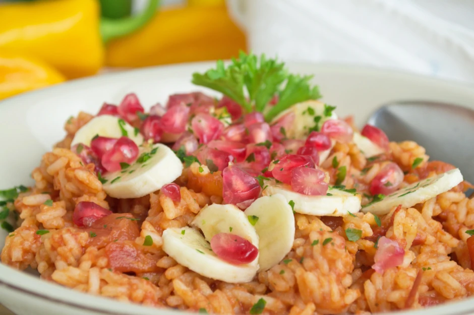 Mexikanische Reispfanne mit Granatapfel
