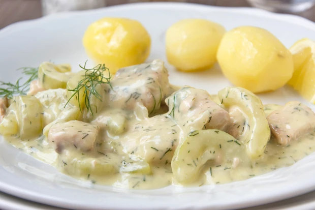 Schnelles Lachsragout mit Zitronenkartoffeln