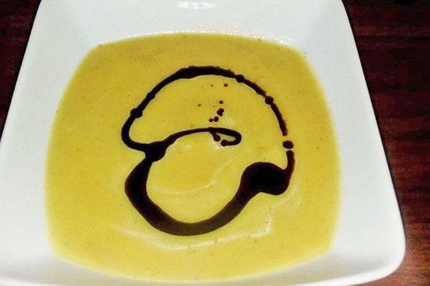 Linsen-Suppe mit Kürbis und Kokos