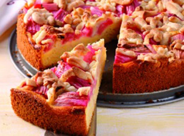 Rhabarberkuchen mit Streusel
