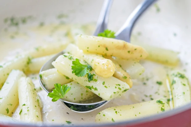 Spargelragout