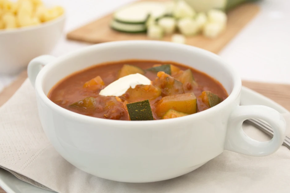 Vegetarisches Zucchinigulasch