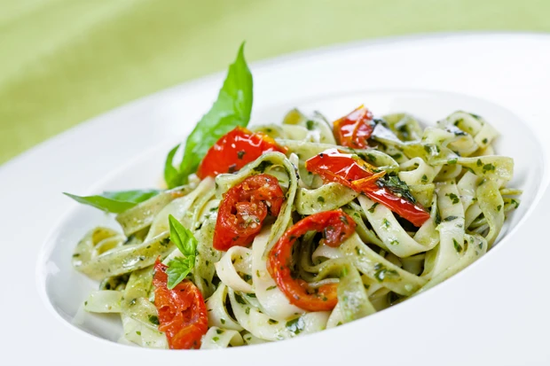 Pasta mit gr&uuml;nem Pesto