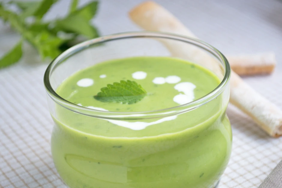 Erbsen-Gazpacho mit Minze
