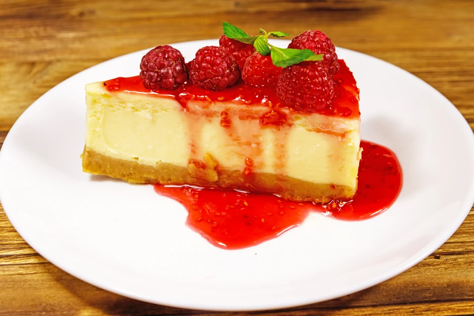 Frischkäse-Torte mit Himbeeren