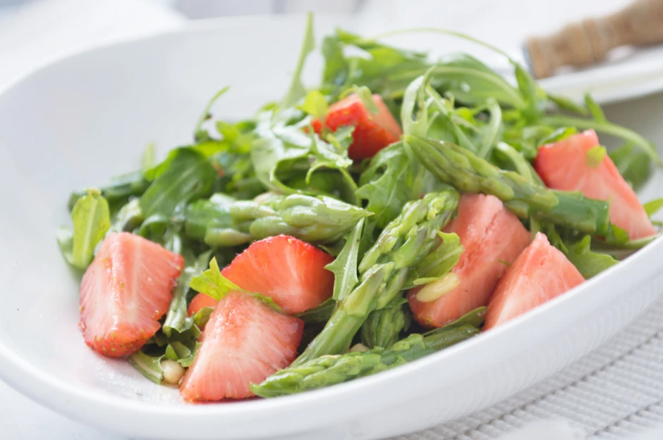 Erdbeer-Spargel Salat