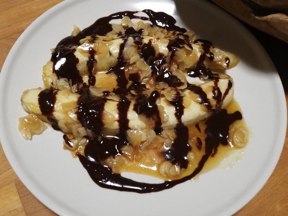 Schoko-Mandeln Banane mit Amaretto