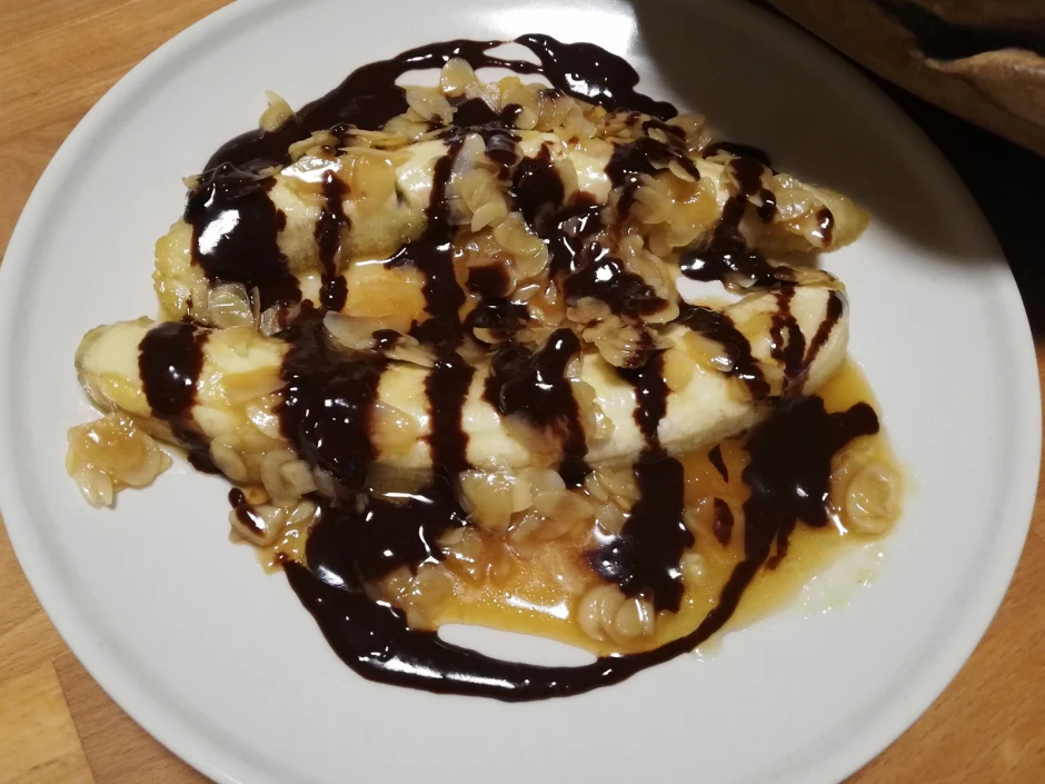 Schoko-Mandeln Banane mit Amaretto