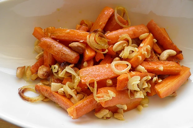 Ofenkarotten mit Cashews