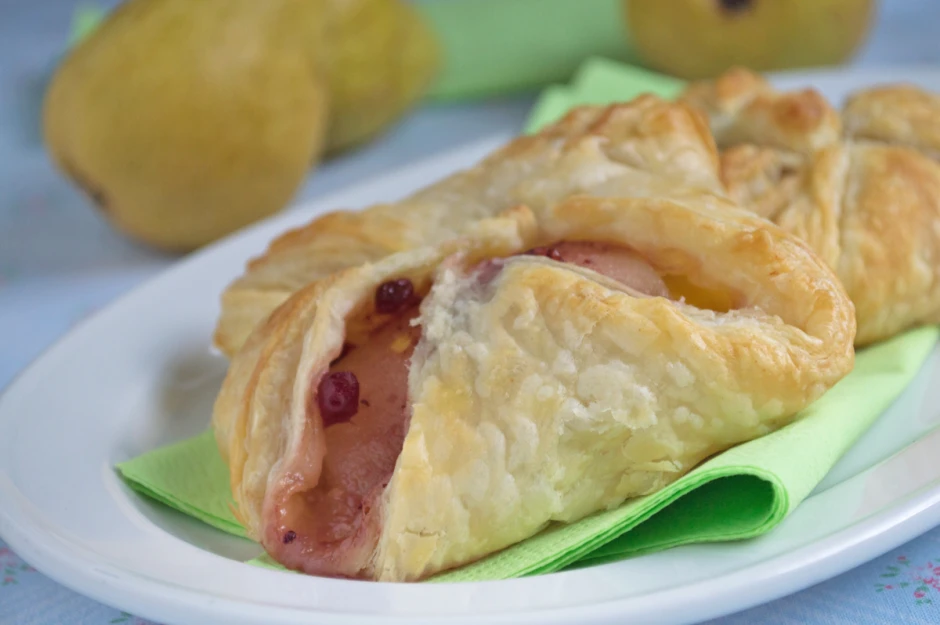 Bl&auml;tterteigtaschen mit K&auml;se