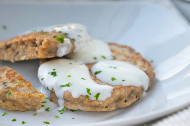 Blinis mit Linsen und Kr&auml;uterdip
