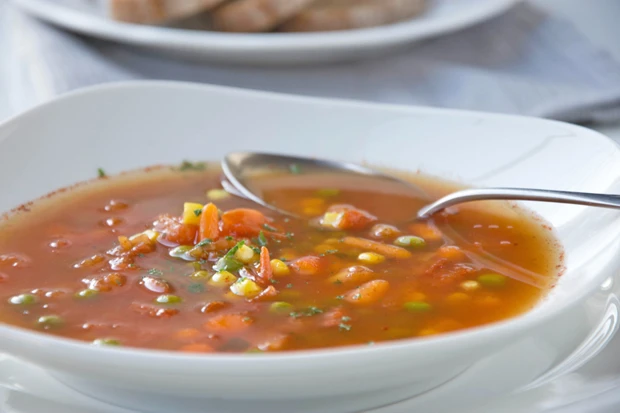 Safran-Gemüsesuppe