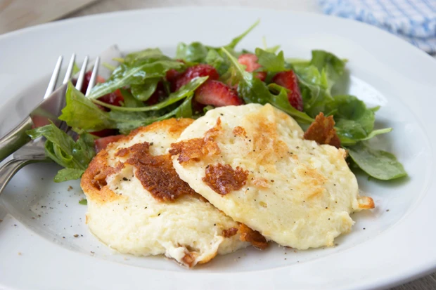 Erdbeer-Rucola-Salat mit K&auml;se