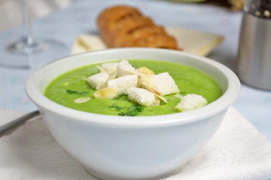 Erbsen-Minze-Suppe