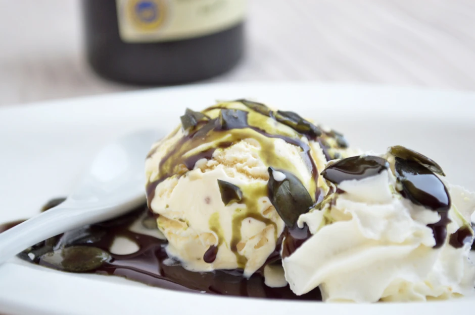Eiskreation mit Kern&ouml;l