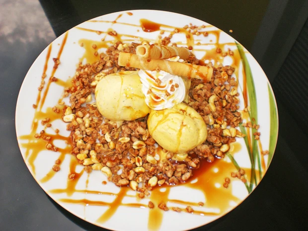 Knusperzauber mit Vanilleeis