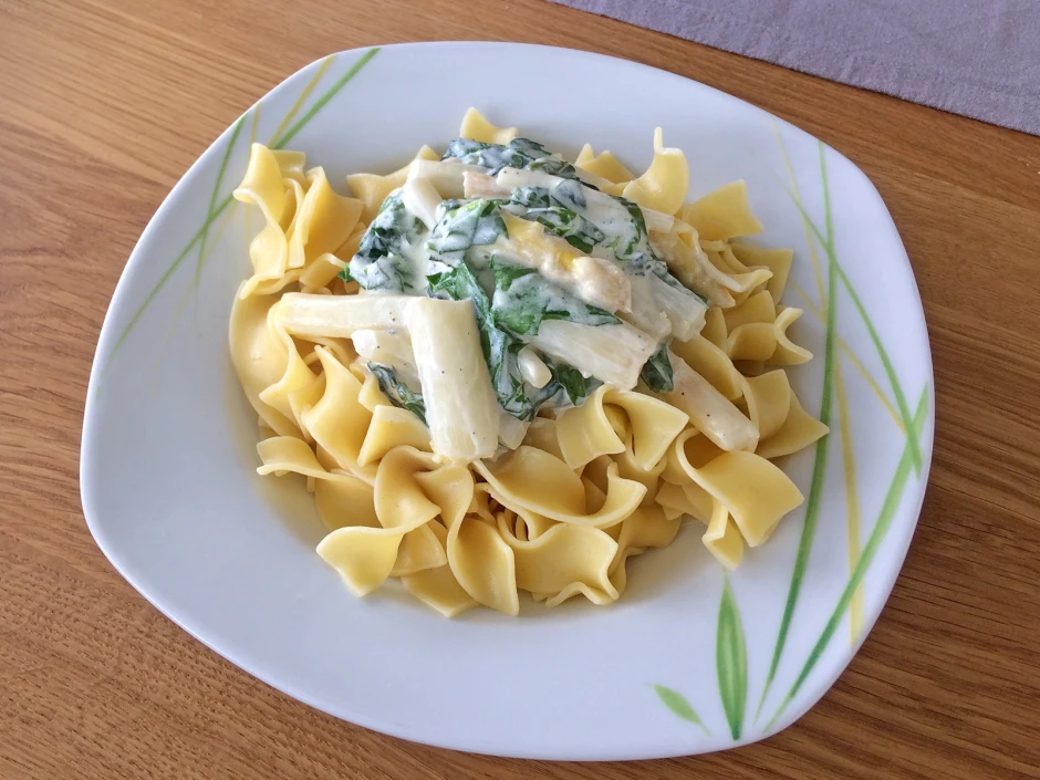 Spargelnudeln mit Bärlauchsoße