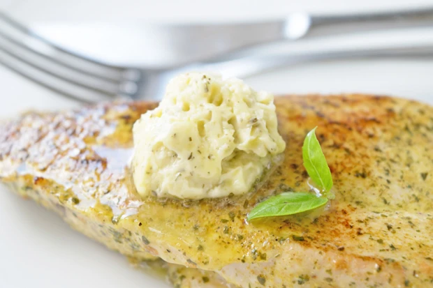 Mandel-Kr&auml;uter-Butter