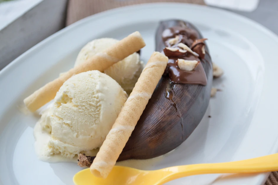 Gegrillte Schokobanane mit Eis