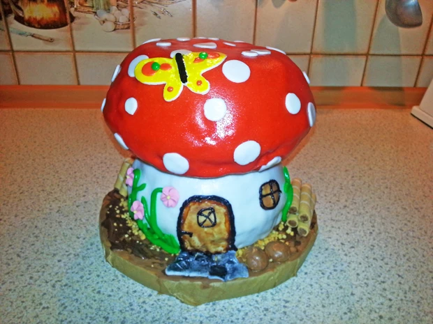 Schoko-Pistazien Torte Fliegenpilz