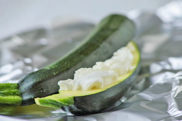 Zucchini mit Mozzarella