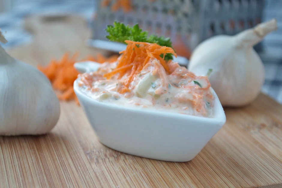 Karottendip mit Knoblauch