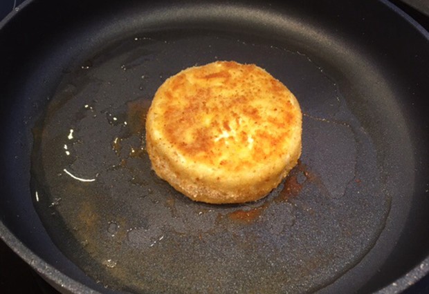 Panierter Camembert
