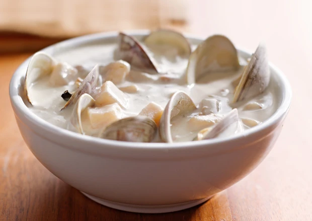 Fischsuppe mit Venusmuscheln