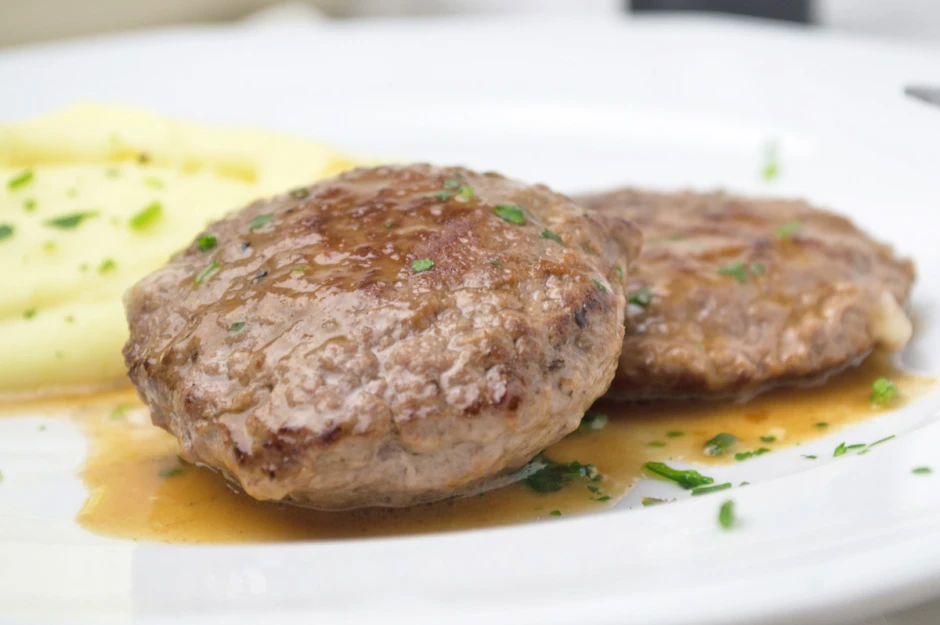 Faschierte Laibchen mit K&auml;se