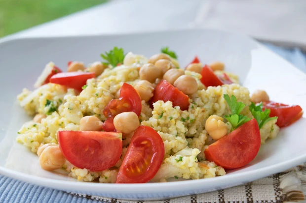Kichererbsen-Hirse-Salat