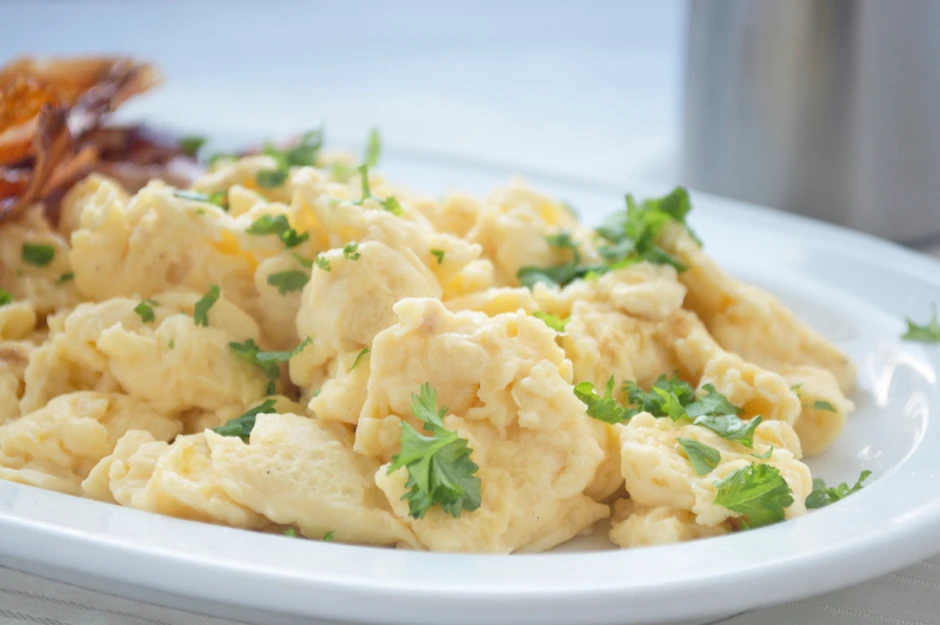 R&uuml;hrei mit K&auml;se
