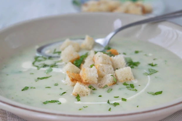 Kerbel-Petersilie-Suppe