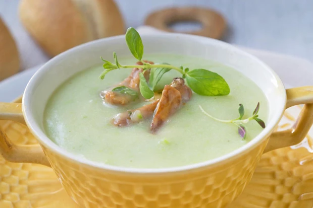 Eierschwammerl-Erbsen-Suppe