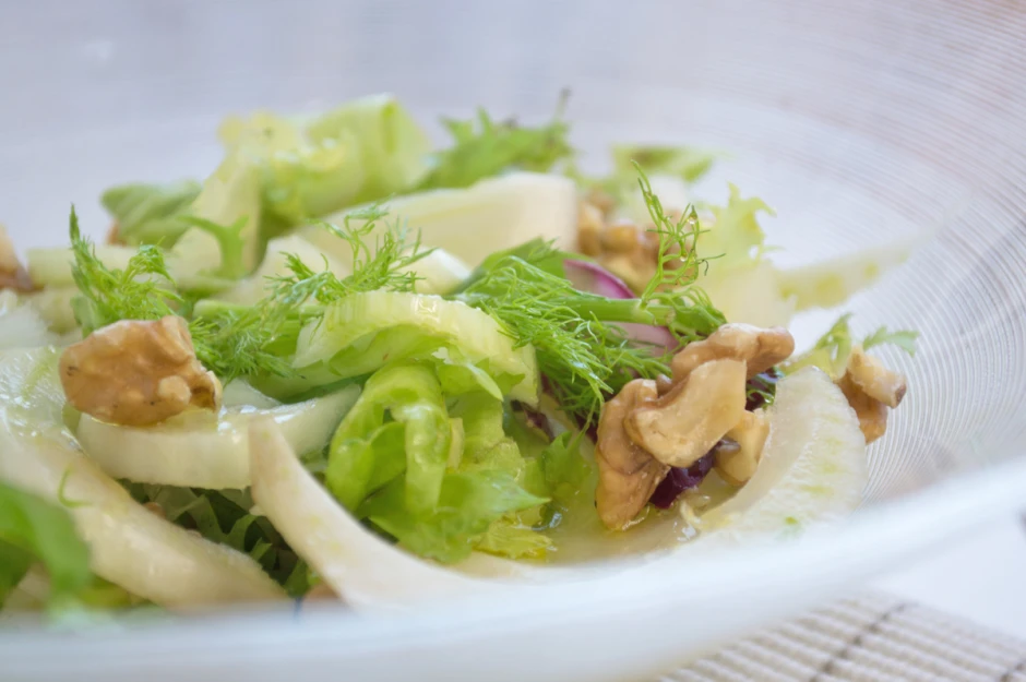 Blattsalat mit Fenchel