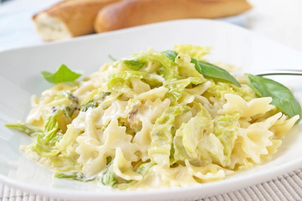 Farfalle mit Spitzkohl